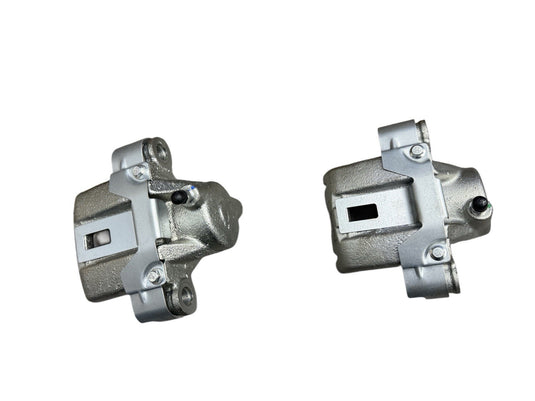 TOYOTA LAND CRUISER REAR BRAKE CALIPERS - PAIR 47730-60110 47750-60110