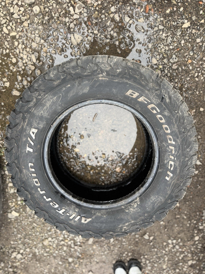 Load image into Gallery viewer, 4 X BF GOODRICH 235/70/16 235 70 R16 104S T/A RWL 235 70 16 ALL TERRAIN
