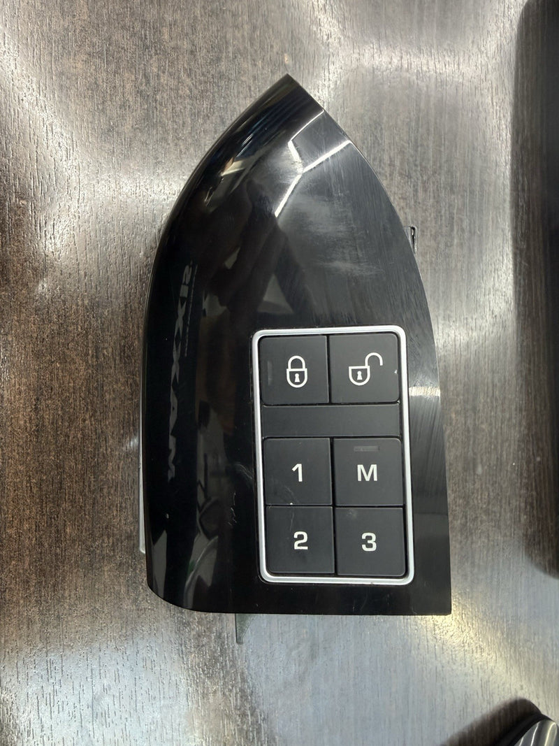 Load image into Gallery viewer, LAND ROVER RANGE ROVER SPORT 14-22 HANDLE INTERIOR (FRONT DRIVER SIDE) A0408323
