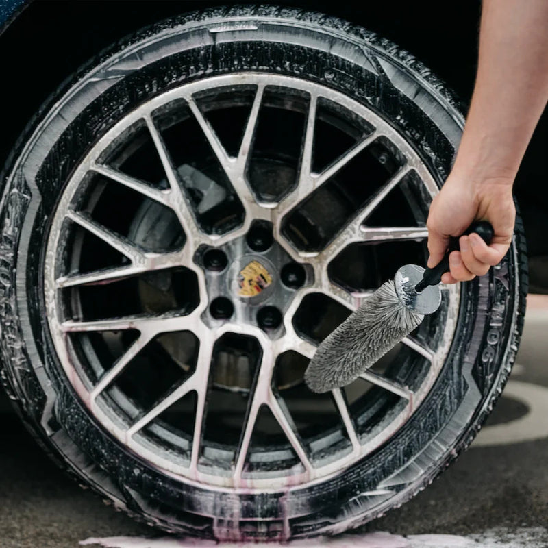 Load image into Gallery viewer, WHEEL CLEANING BRUSH CARS ALLOYS MOTOR BIKES WHEEL ARCHES MOUNTAIN BIKES - HYDRO
