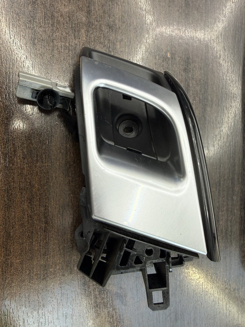 Load image into Gallery viewer, RANGE ROVER SDV8 VOGUE SE MK4 2012-2021 4.4L 5Dr Switch A0408322
