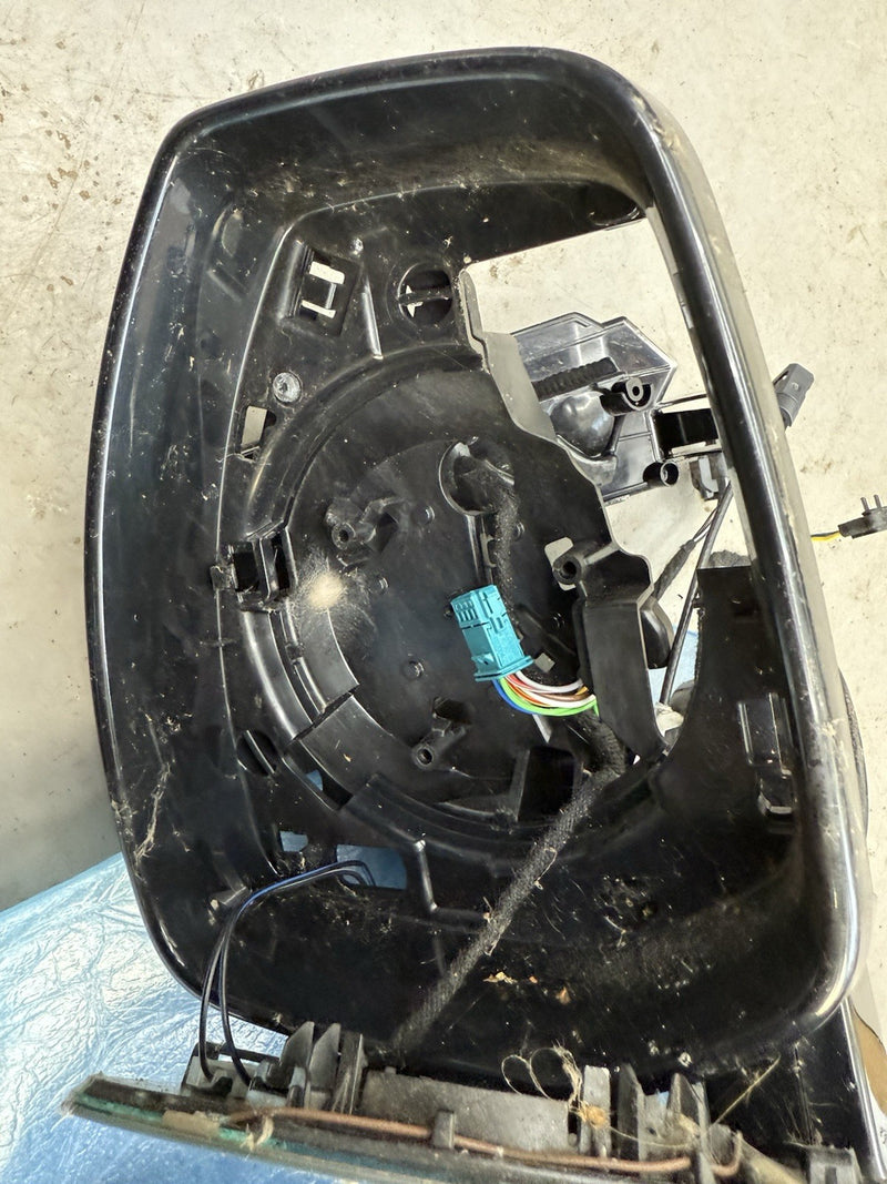 Load image into Gallery viewer, LAND ROVER DISCOVERY SPORT 5 Door Black O/S Driver Right Door Mirror
